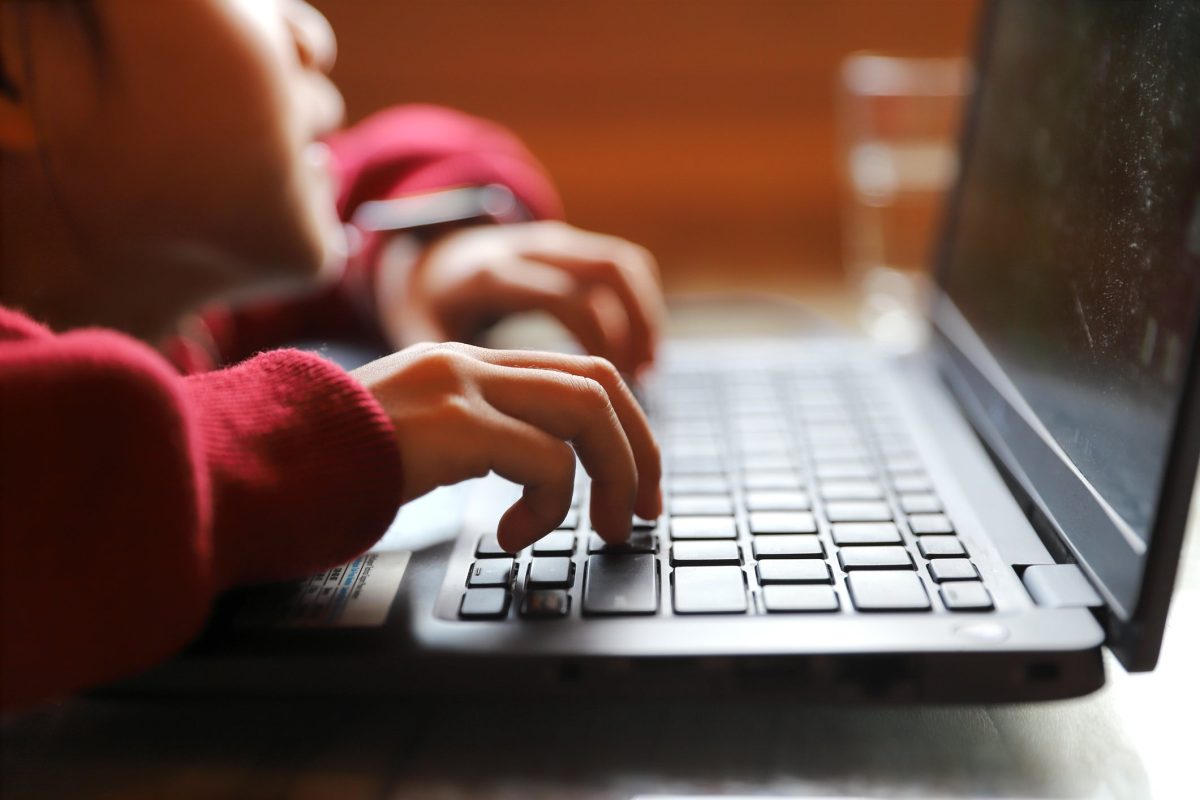 Drengs uforklarlige udslæt diagnosticeret efter læger undersøgte hans bærbare computer
