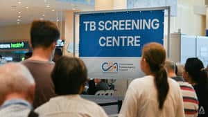Személy aktív TBC-vel diagnosztizálva Bedok szűrés után, utánkövetések folyamatban